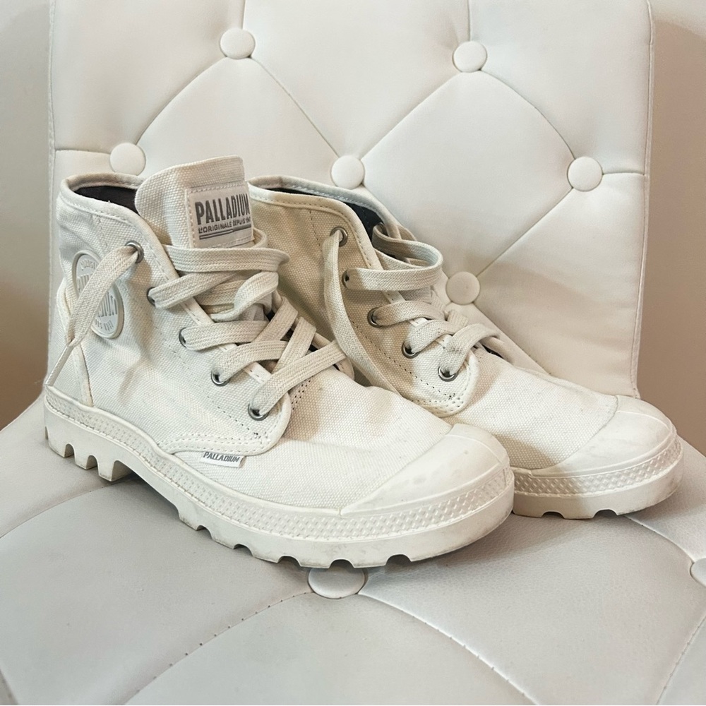Palladium Women's Pampa High Boot Size 7 White Canvas Lace Up Combat Sneaker